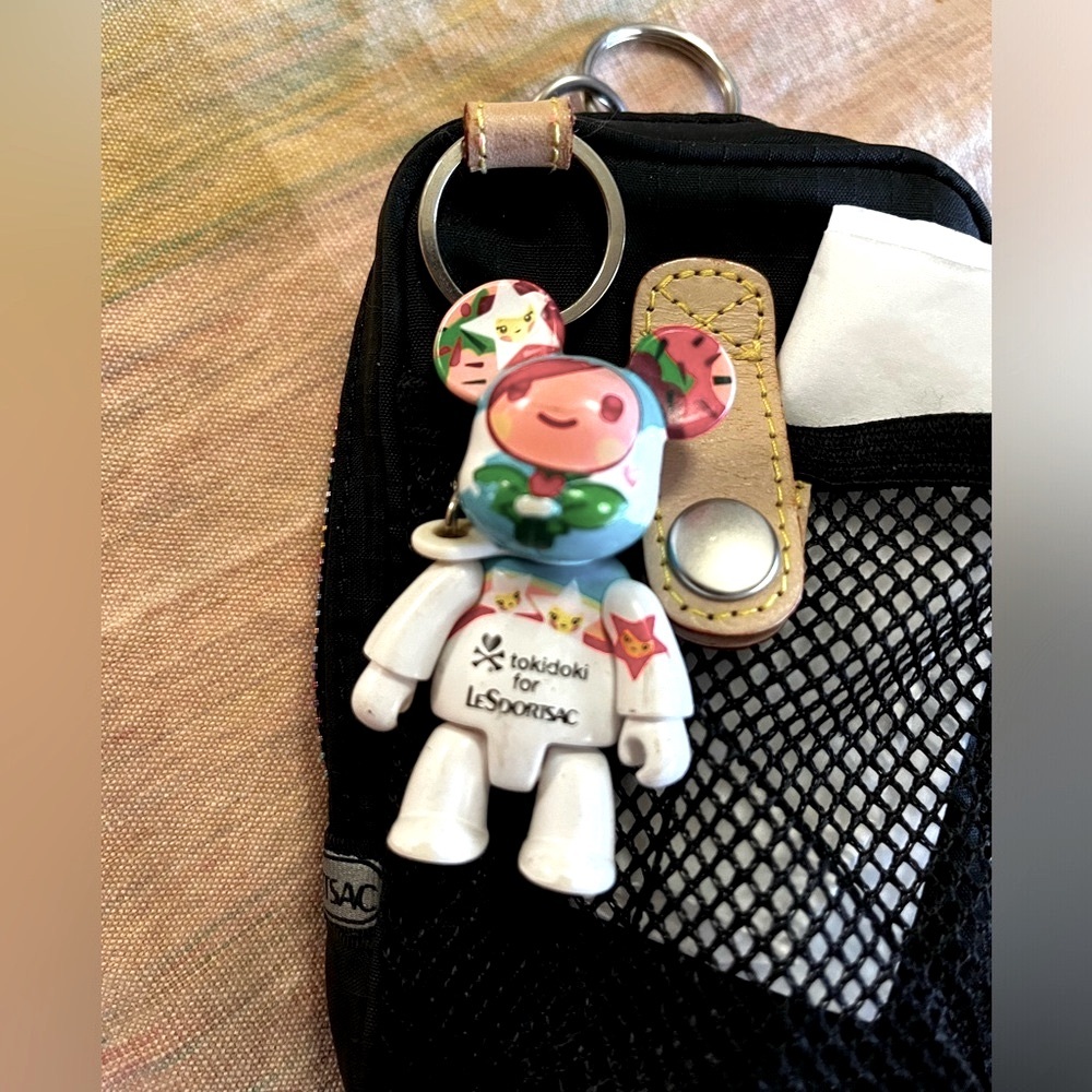 Rare VTG. Tokidoki LeSportsac BLK Nylon wristlet/belt pouch with qee bear